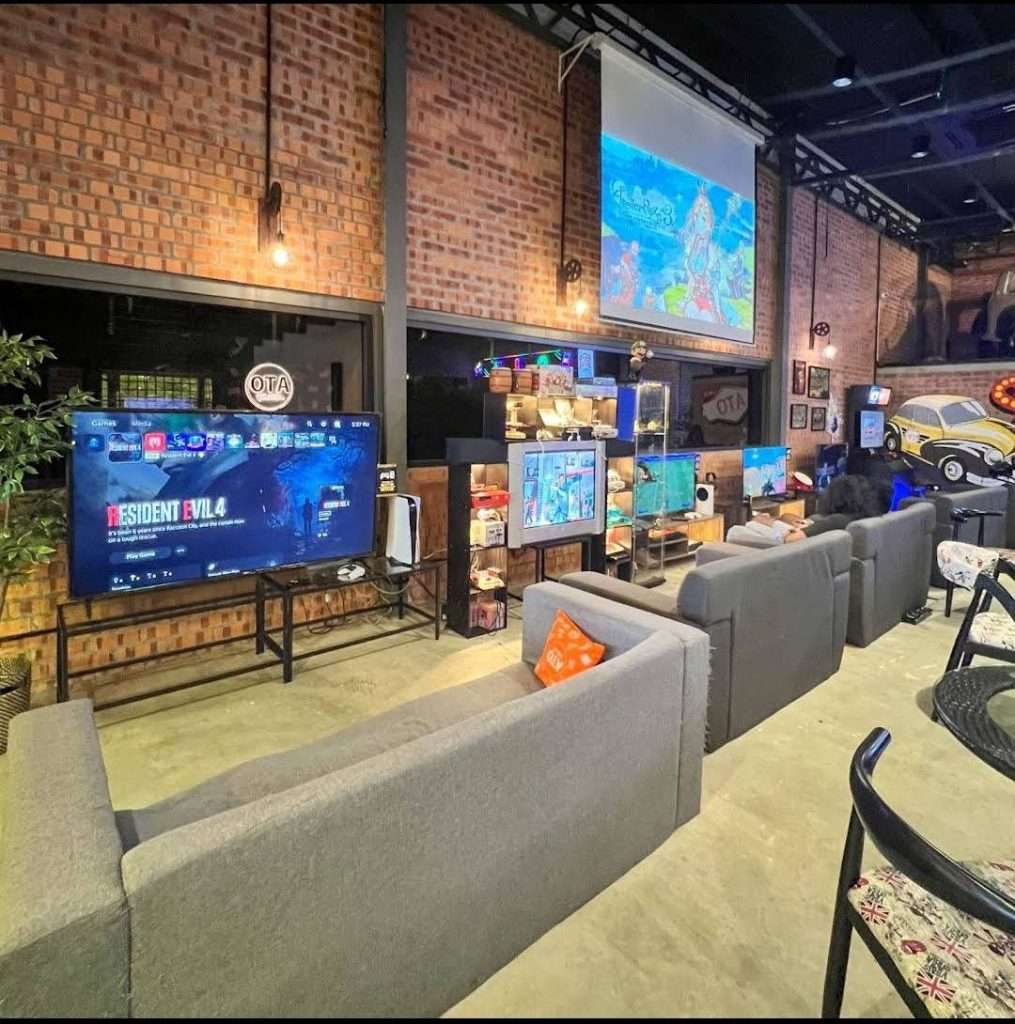 Suasana Ruangan Game Di Ato Gaming Cafe  (google.com)
