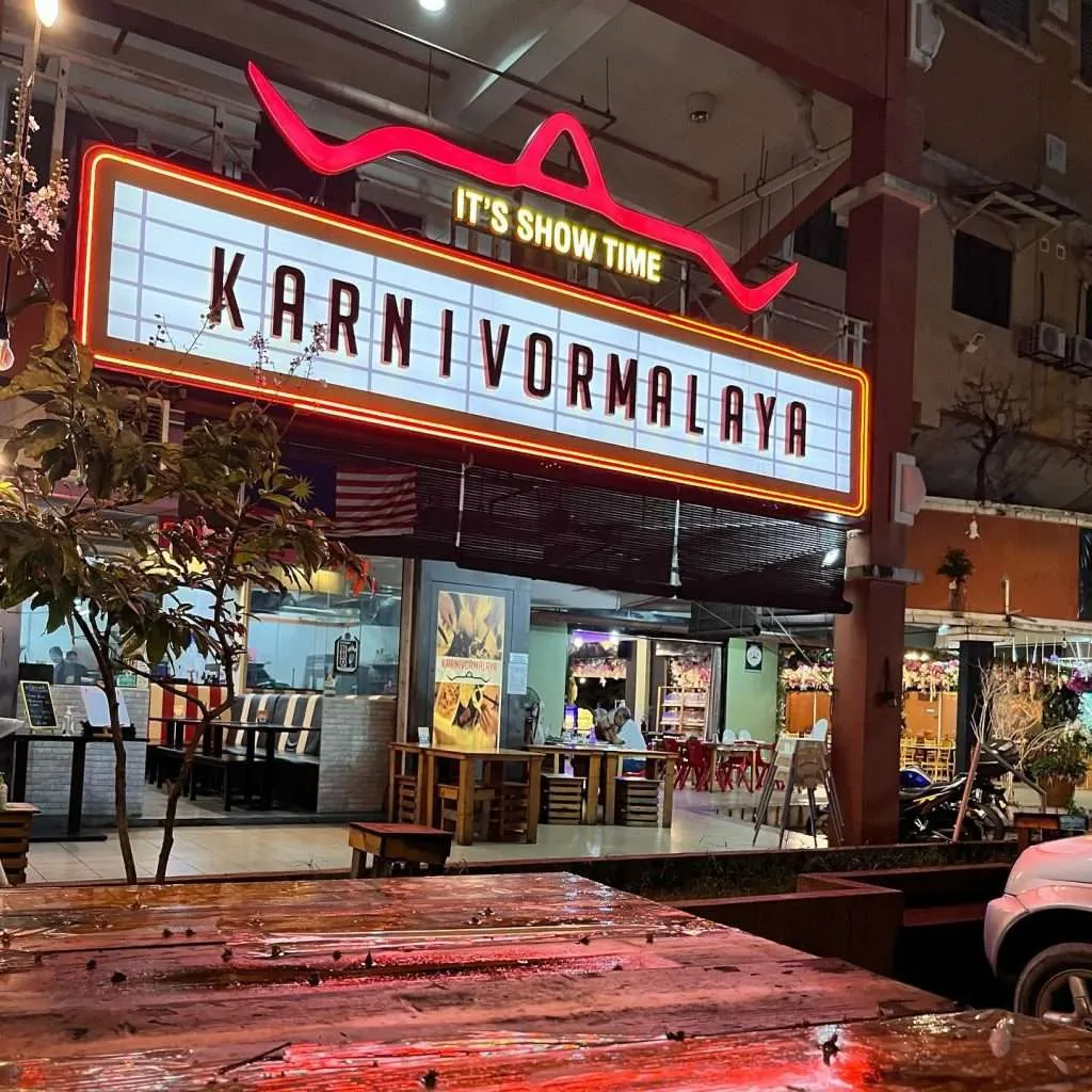Karnivor Malaya yang berlokasi di Courtyard Plaza Jelutong, Bukit Jelutong, Shah Alam