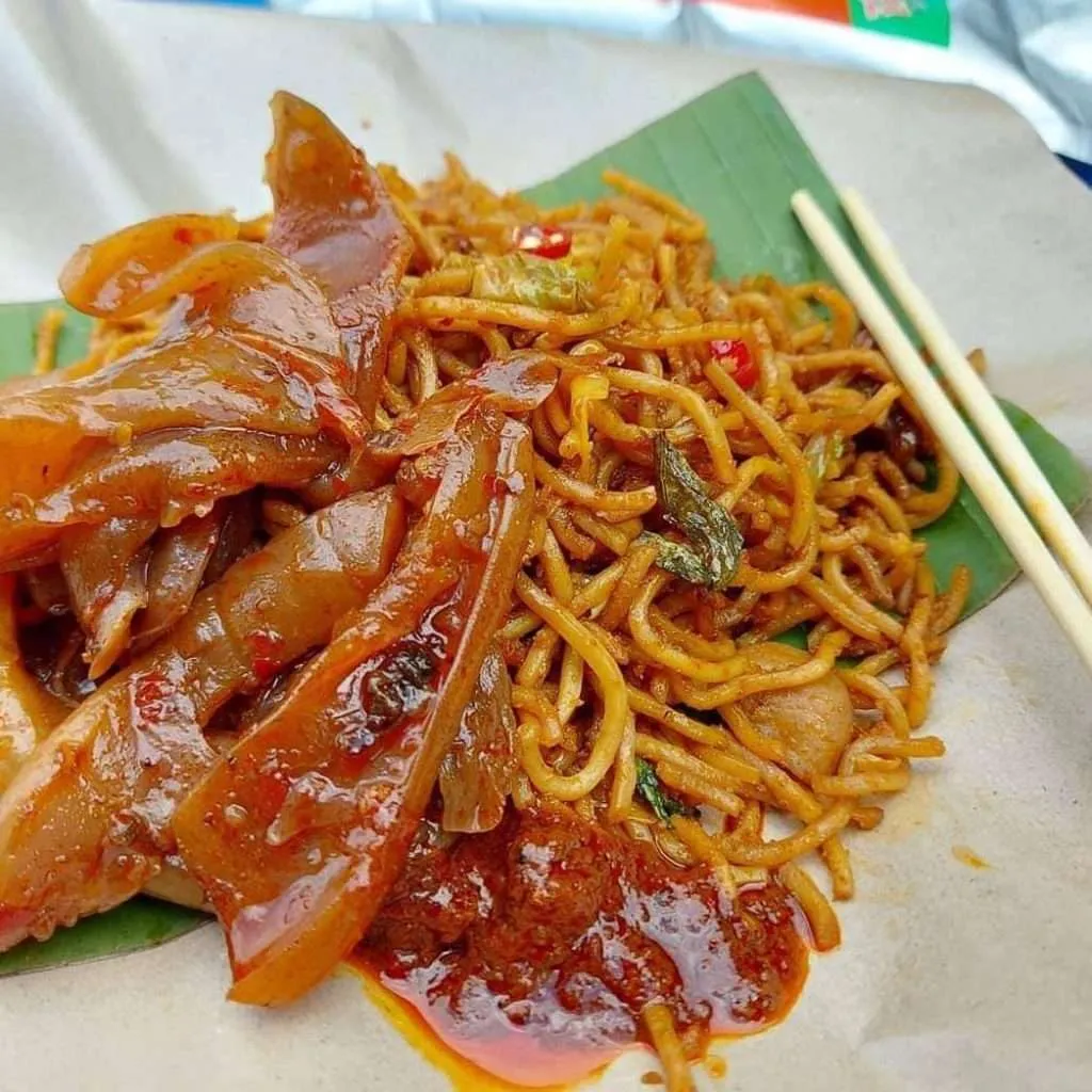 Mee Goreng Plus Sotong Nasi Lemak Alor Corner