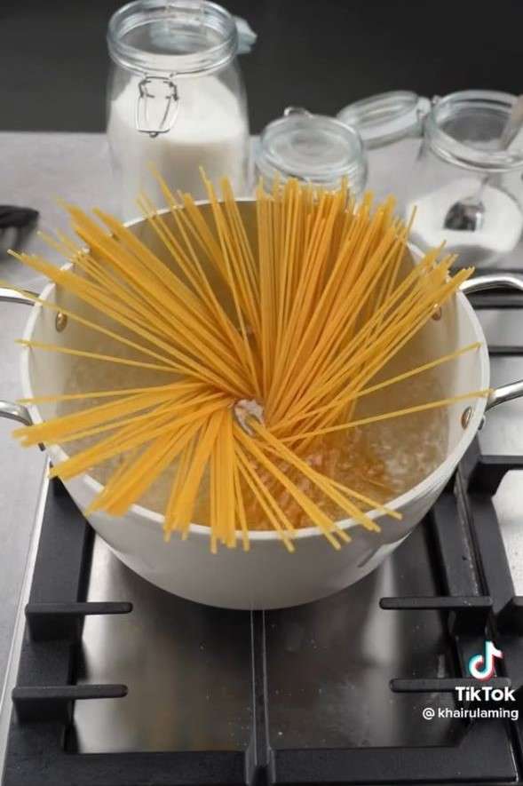 rebus spaghetti