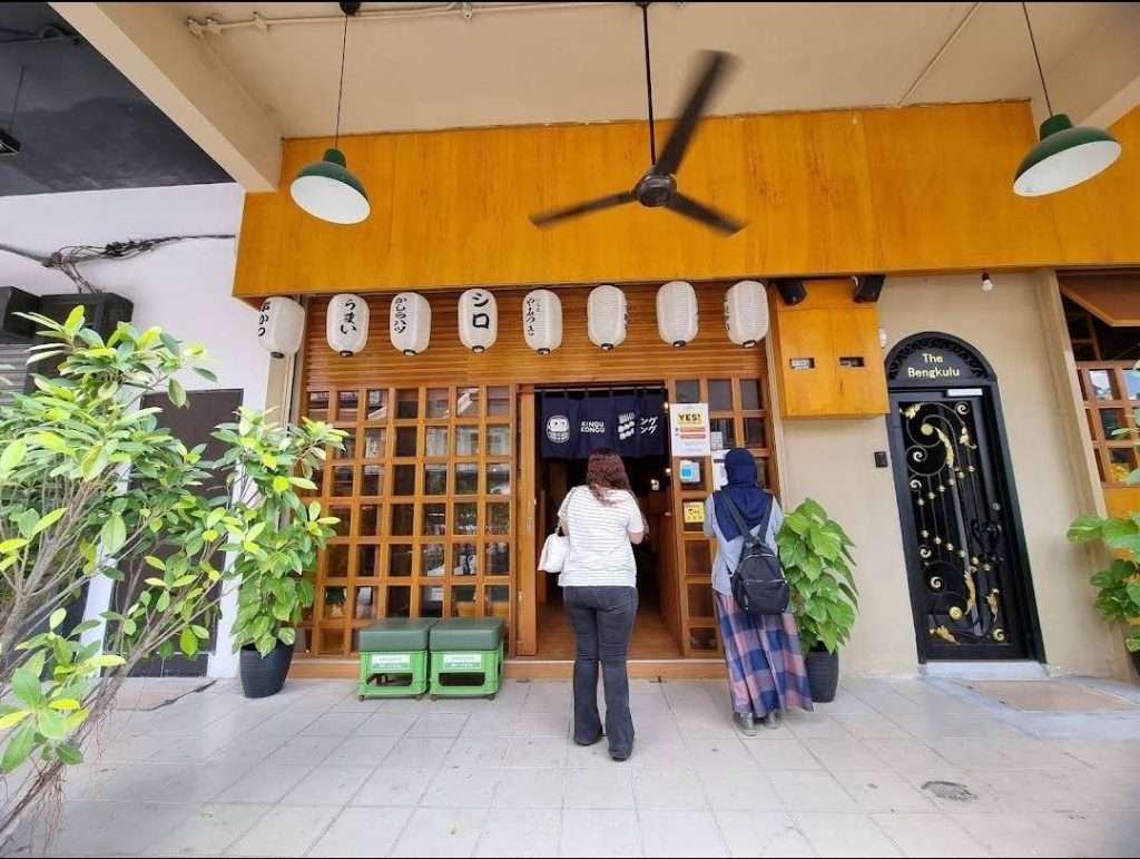 Suasana Luar Restoran Di Kingu Kongu (google.com)