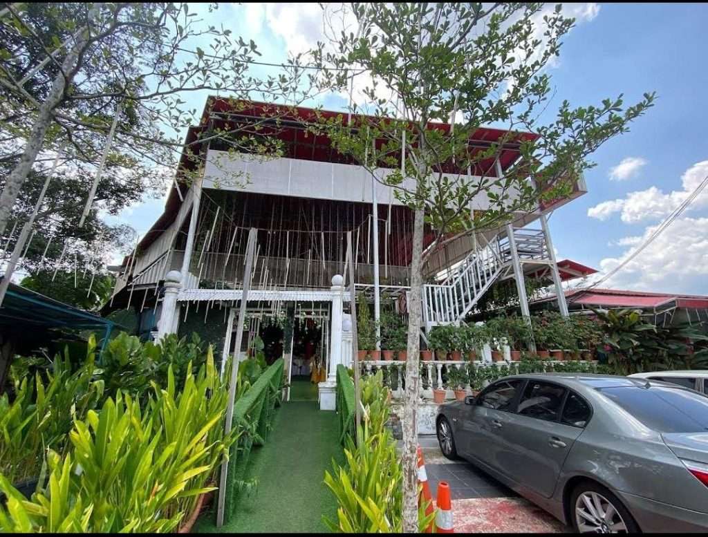 Suasana Luaran Restoran Di Mr Boom Naan Corner (google.com)