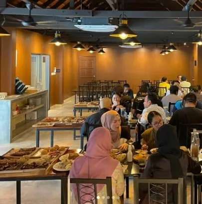 suasan di Swood Smokehouse Texas BBQ