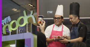 Read more about the article NOOK Mempersembahkan Nostalgia Kampung Baru Dengan Kerjasama Bersama Sensasi Media Sosial Azfar Heri